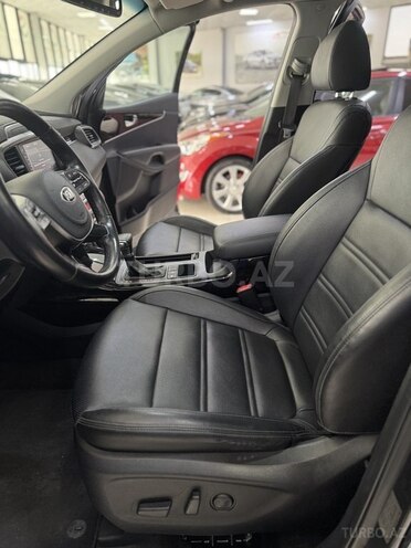Kia Sorento-14