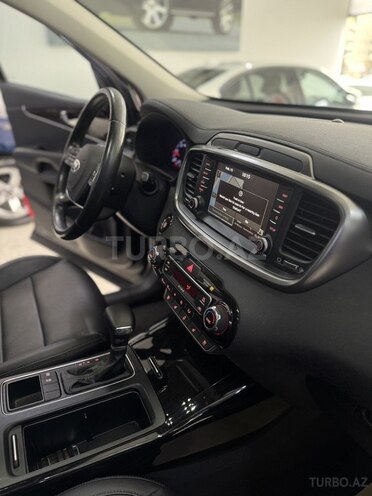 Kia Sorento-15