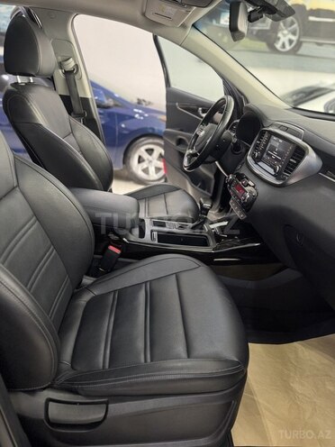 Kia Sorento-20