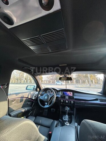 BMW 530 2005, 266,000 km - 3.0 л - Yevlax