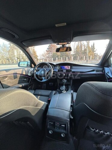 BMW 530 2005, 266,000 km - 3.0 л - Yevlax