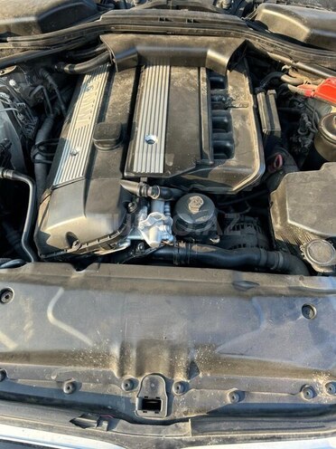 BMW 530 2005, 266,000 km - 3.0 л - Yevlax