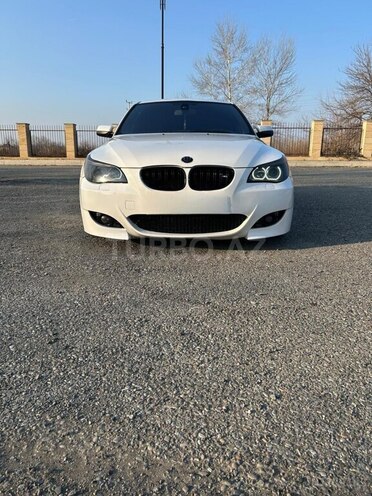 BMW 530 2005, 266,000 km - 3.0 л - Yevlax