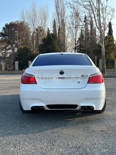 BMW 530 2005, 266,000 km - 3.0 л - Yevlax