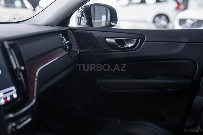 Volvo XC60-9