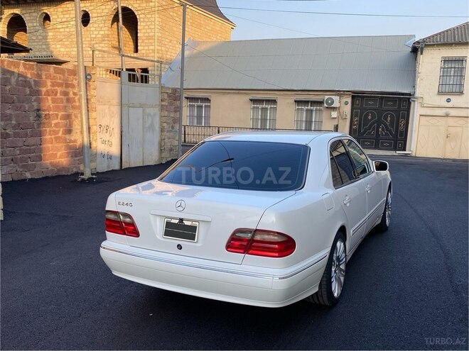 Mercedes E 240 2000, 220,000 km - 2.4 l - Gəncə
