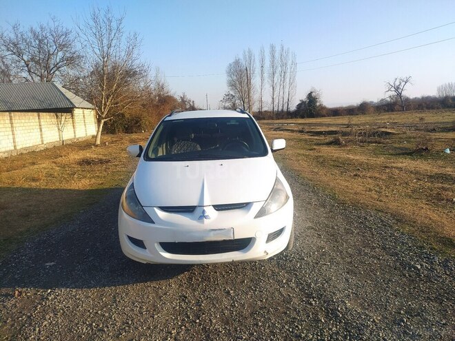 Mitsubishi Grandis 2006, 370,238 km - 2.4 l - Qax