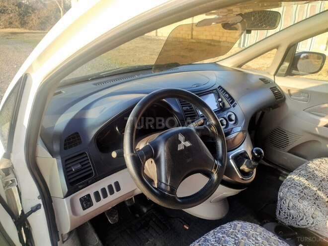 Mitsubishi Grandis 2006, 370,238 km - 2.4 l - Qax