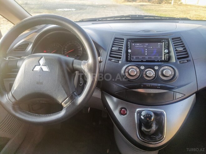 Mitsubishi Grandis 2006, 370,238 km - 2.4 l - Qax