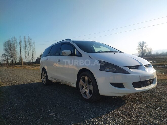 Mitsubishi Grandis 2006, 370,238 km - 2.4 l - Qax