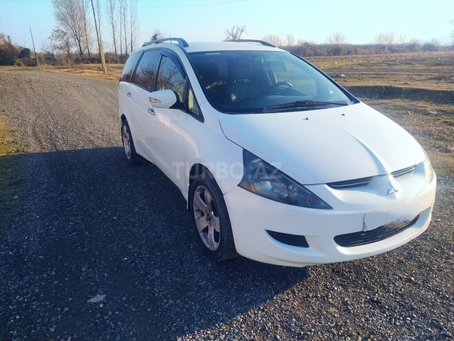 Mitsubishi Grandis 2006, 370,238 km - 2.4 l - Qax