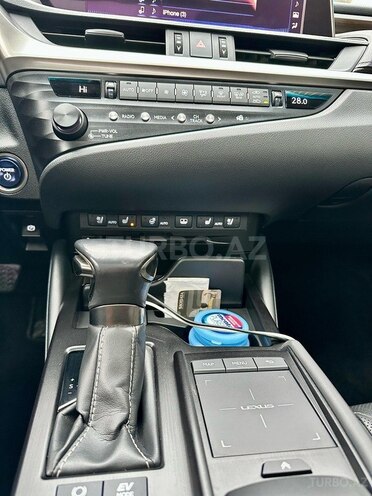 Lexus ES 300h 2019, 43,300 km - 2.5 l - Bakı