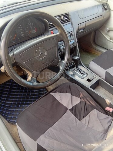 Mercedes E 220 d 1993, 505,844 km - 2.2 l - Füzuli