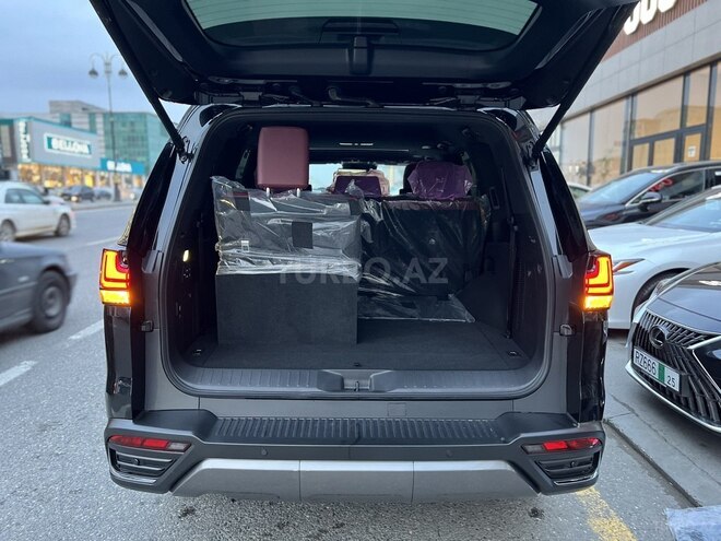 Lexus LX 500d-11