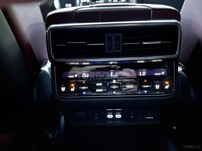 Lexus LX 500d-25