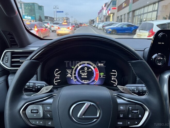 Lexus LX 500d-14