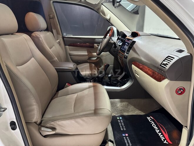 Toyota Land Cruiser Prado-13