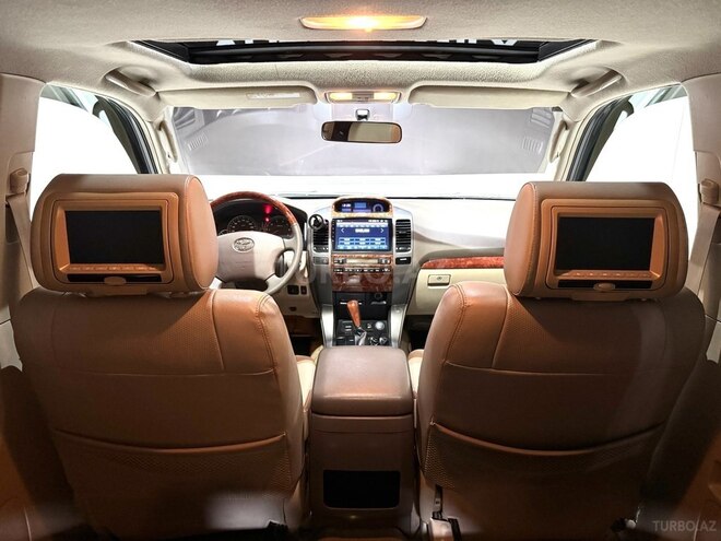 Toyota Land Cruiser Prado-10
