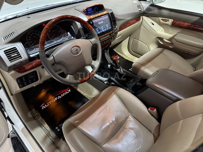 Toyota Land Cruiser Prado-7