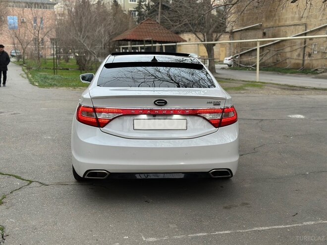 Hyundai Grandeur 2015, 203,841 km - 2.2 л - Bakı