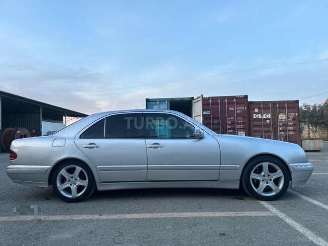 Mercedes E 320 2001, 389,756 km - 3.2 l - Bakı