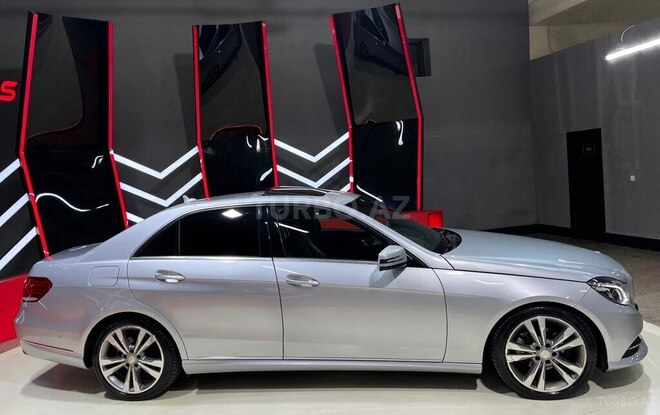 Mercedes E 220 d-3