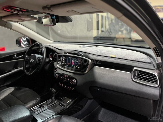 Kia Sorento-13