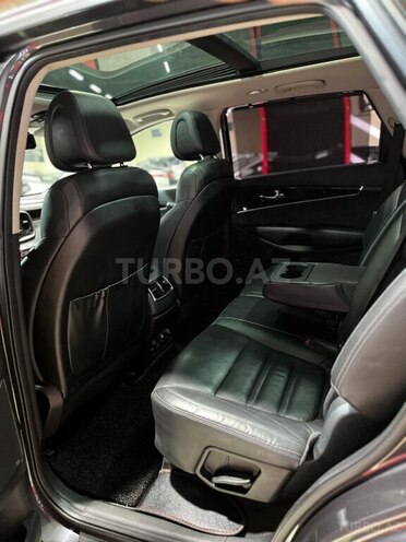 Kia Sorento-18