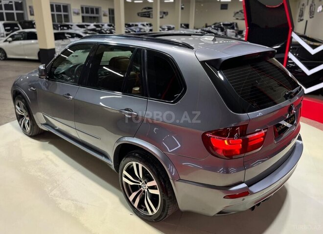 BMW X5 M-8