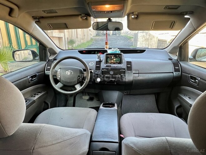 Toyota Prius-8