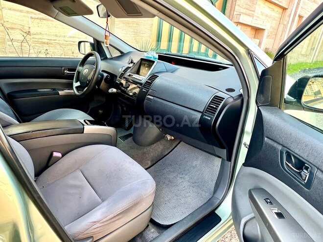Toyota Prius-9