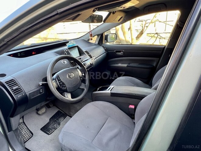 Toyota Prius-11