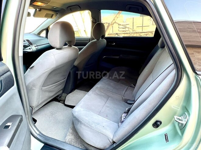 Toyota Prius-12