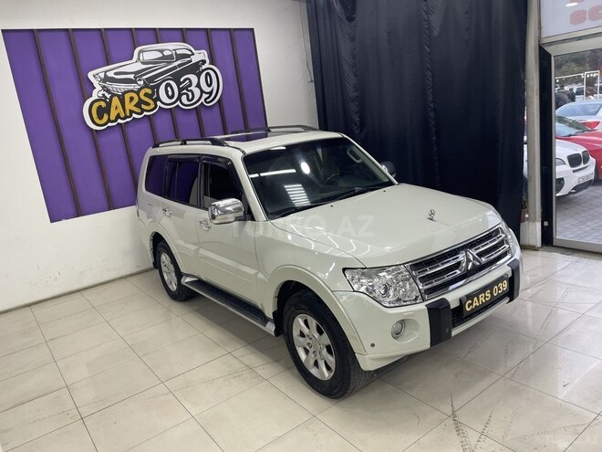 Mitsubishi Pajero-3
