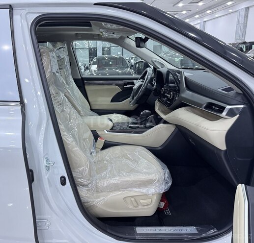 Toyota Highlander-12