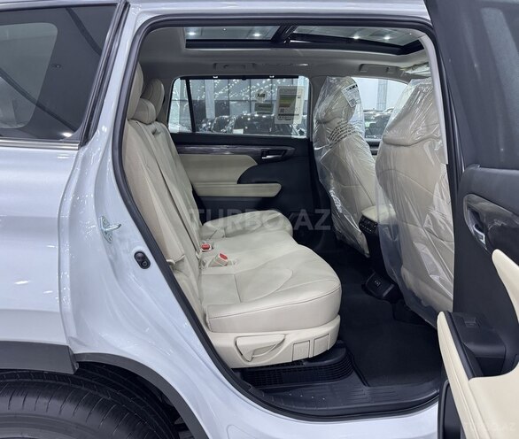 Toyota Highlander-13