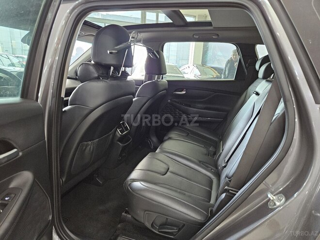 Hyundai Santa Fe-15
