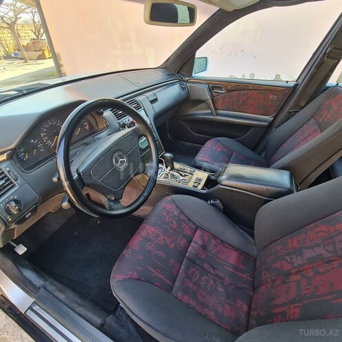 Mercedes E 240 1998, 282,680 km - 2.4 l - Sumqayıt