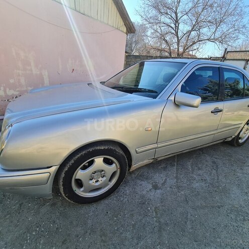 Mercedes E 240 1998, 282,680 km - 2.4 l - Sumqayıt