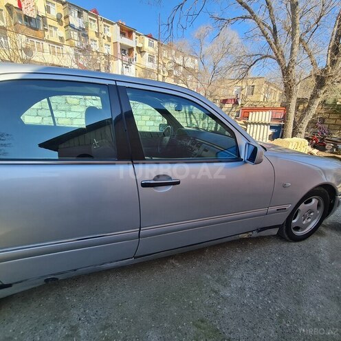 Mercedes E 240 1998, 282,680 km - 2.4 l - Sumqayıt