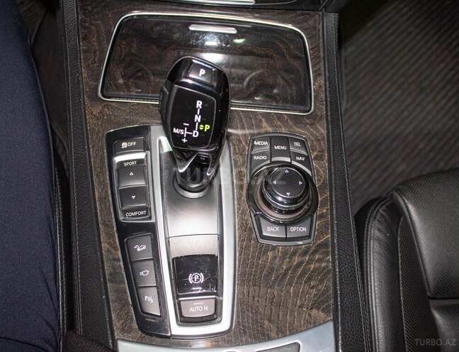 BMW 750-19