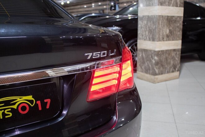 BMW 750-9