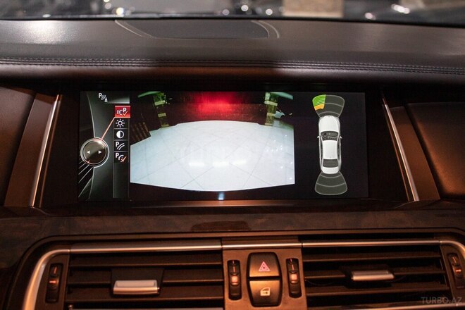 BMW 750-18