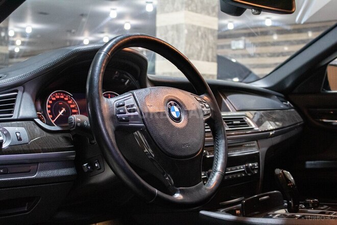 BMW 750-10