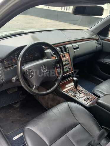Mercedes E 240 2001, 282,000 km - 2.4 l - Bakı