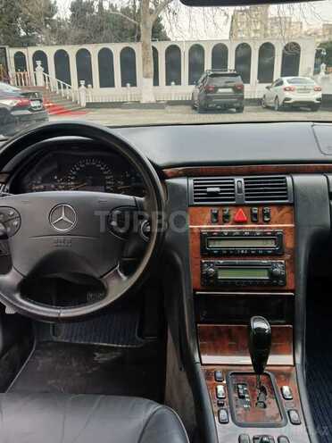 Mercedes E 240 2001, 282,000 km - 2.4 l - Bakı