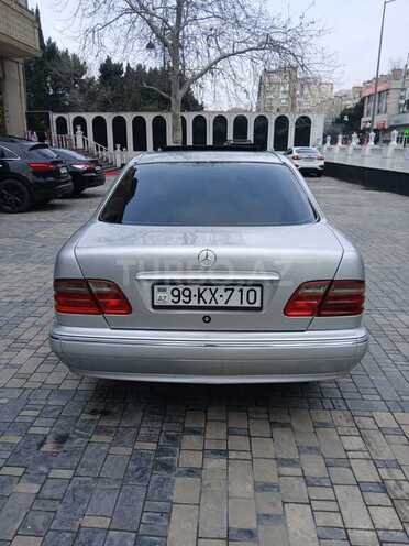 Mercedes E 240 2001, 282,000 km - 2.4 l - Bakı