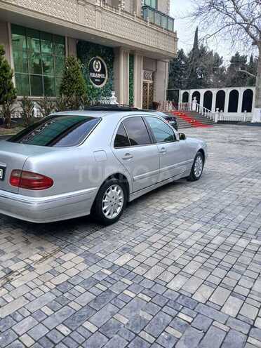 Mercedes E 240 2001, 282,000 km - 2.4 l - Bakı