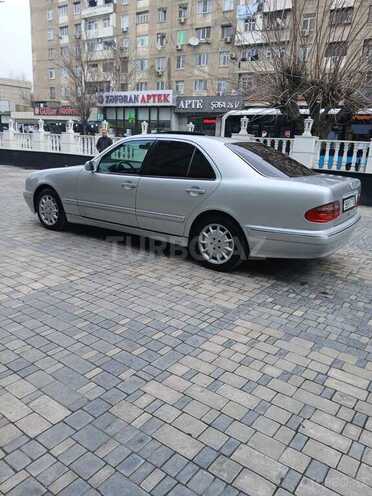 Mercedes E 240 2001, 282,000 km - 2.4 l - Bakı