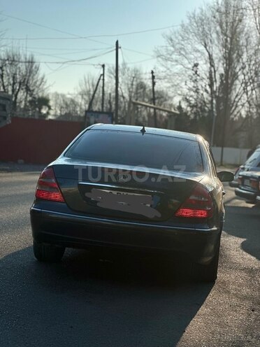Mercedes E 220 d-4